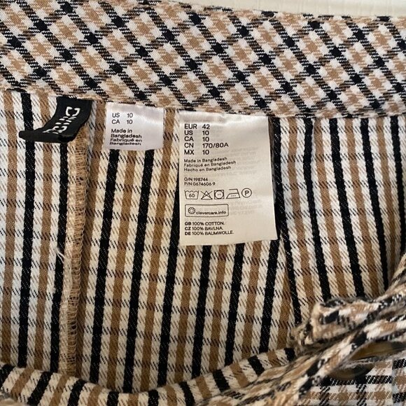 H&M plaid mini skirt - Picture 3 of 3